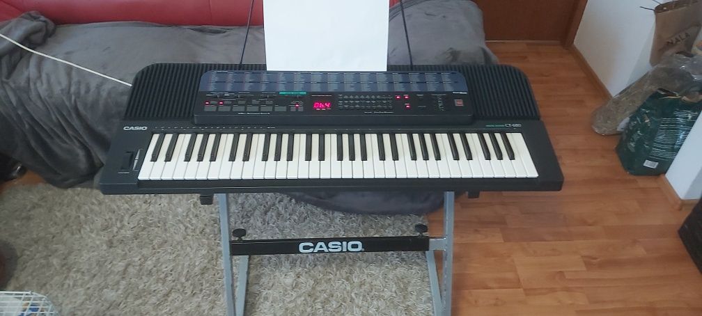 Orga  CASIO CT-680 digital reverb