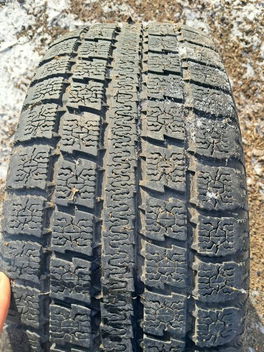 Продам всесезонку два балона за 10т один  торг