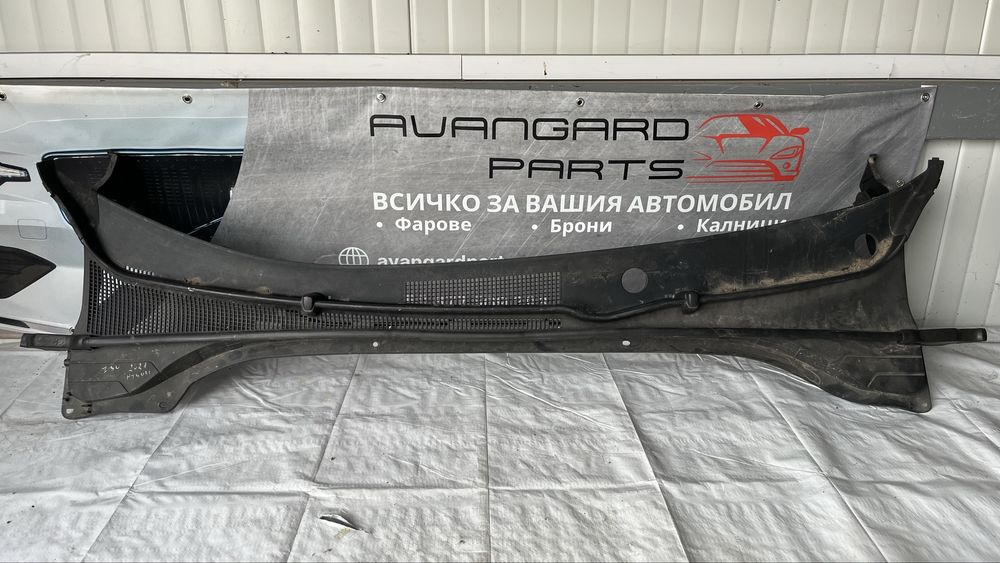 Лайстна под чистачки Hyundai i30 2017-