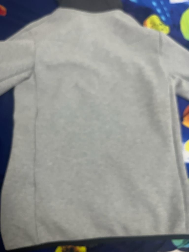 Vând  unisex bluza Nike tech fleece original  noua marimea xs
