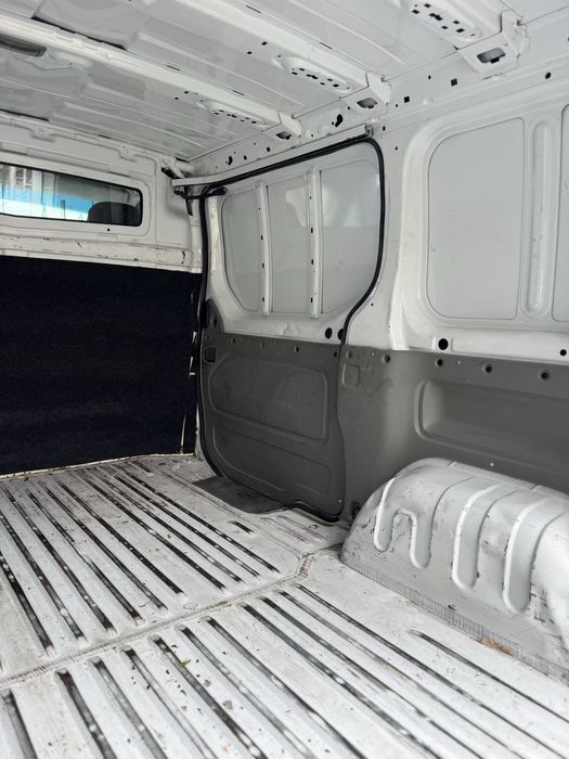 Vând Opel Vivaro 1.9TDI
