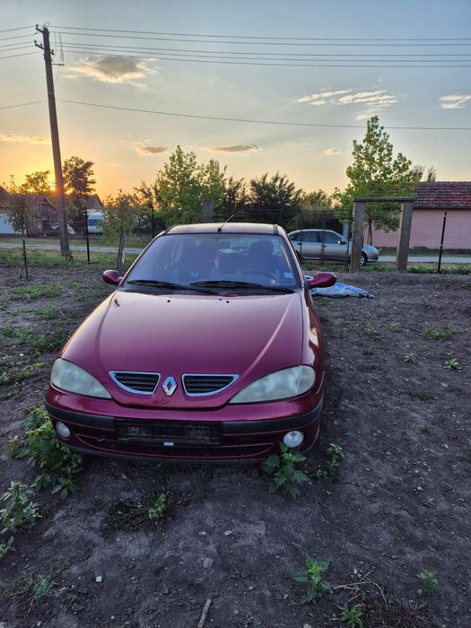 Vand Renault Megane 2002, motor 1.9 pentru piesa sau program rabla
