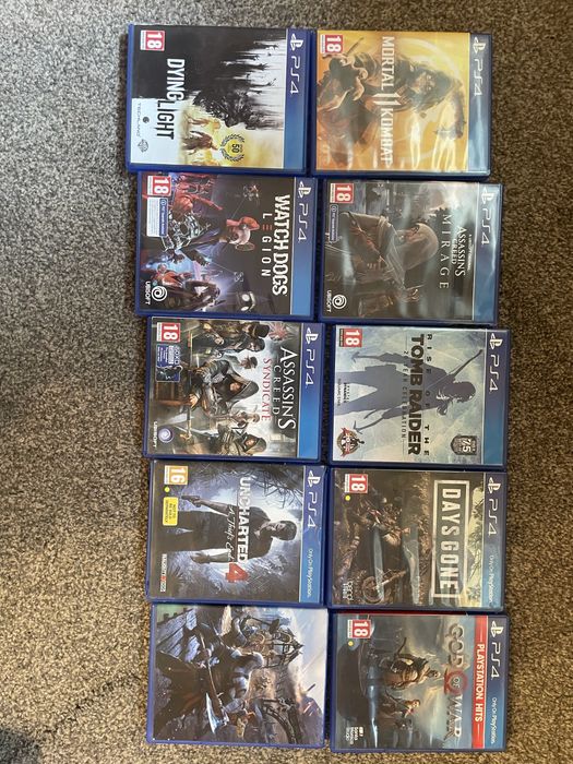 Vand playstation 4 slim ,10 jocuri,casti si controller