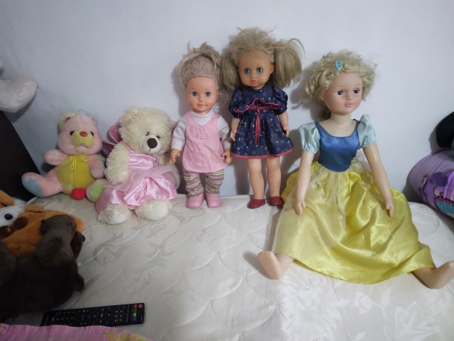 Lot de păpuși mari la 200 de lei toate 3