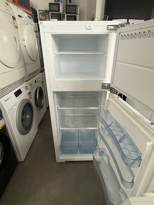 Хладилник за вграждане ELECTROLUX