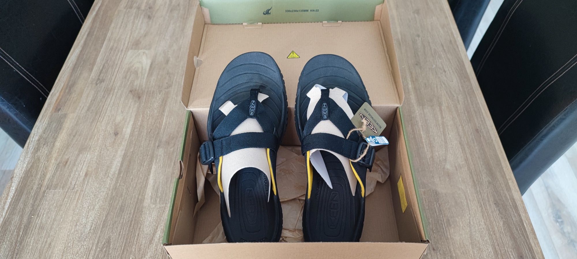 нови KEEN Solr Toe Post размер 47