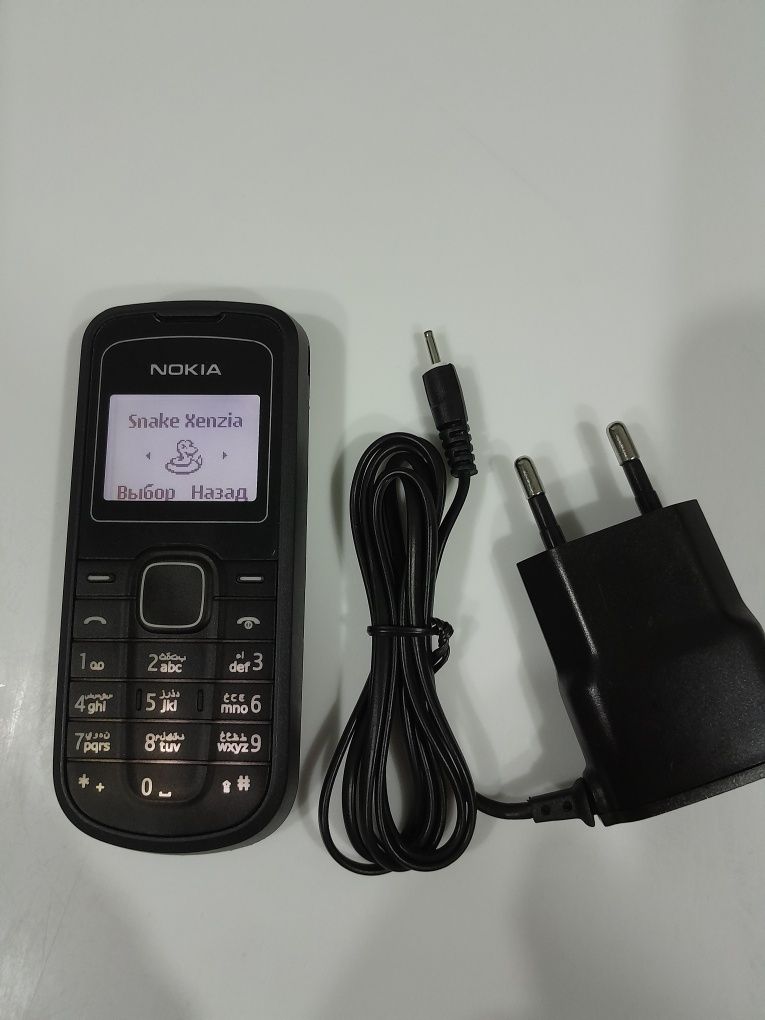 Assalom alekum telefon sotiladi original hamma joyi ishlidi Nokia 1202