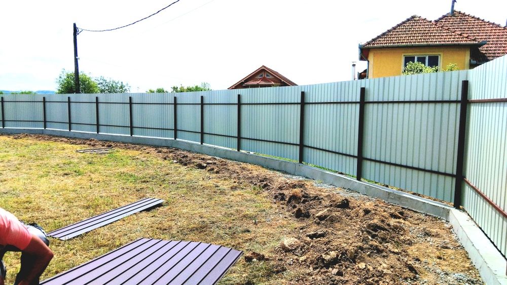 Vand garduri și porți la comandă clientului