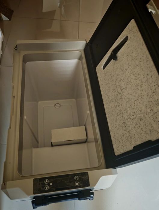 Frigider auto portabil