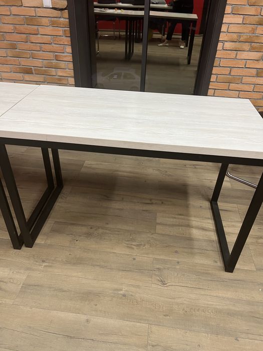 O’quv markazlari uchun Parta va stullar