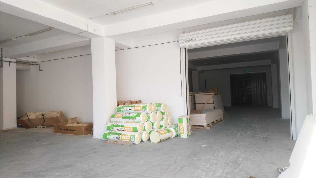 Продава се Склад в Пловдив, Център - 2400 кв.м за 300 €/кв.м - Снимка #4