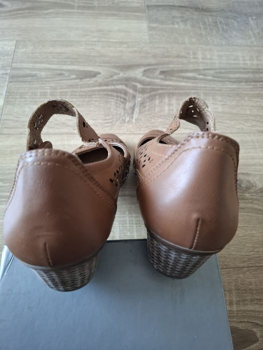 Vând pantofi damă piele nr 37