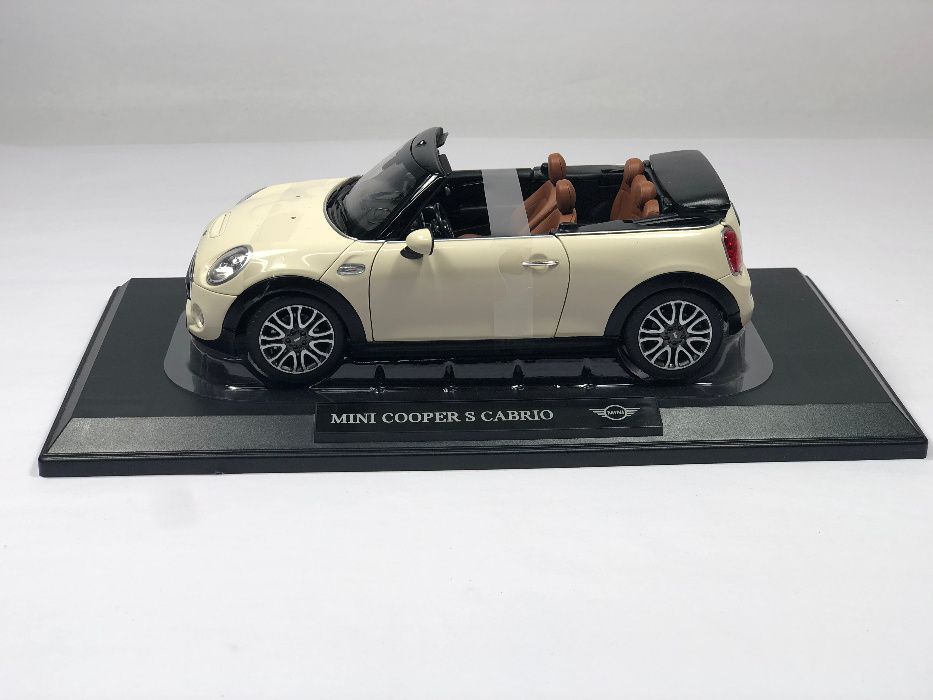 Macheta originala Mini Cooper F57 scara 1:18 Paragon