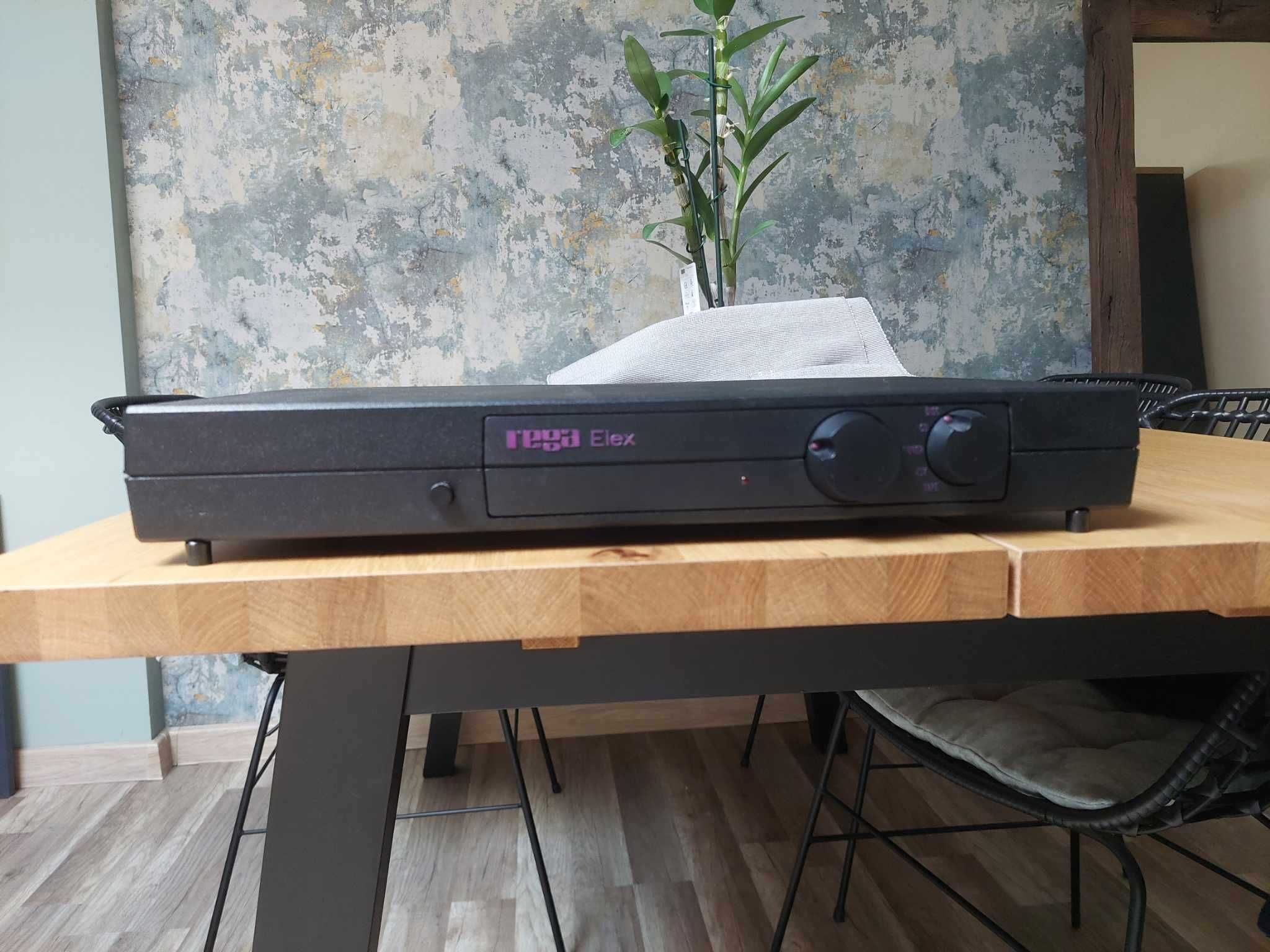 Качествен Англииски усилвател Rega Elex