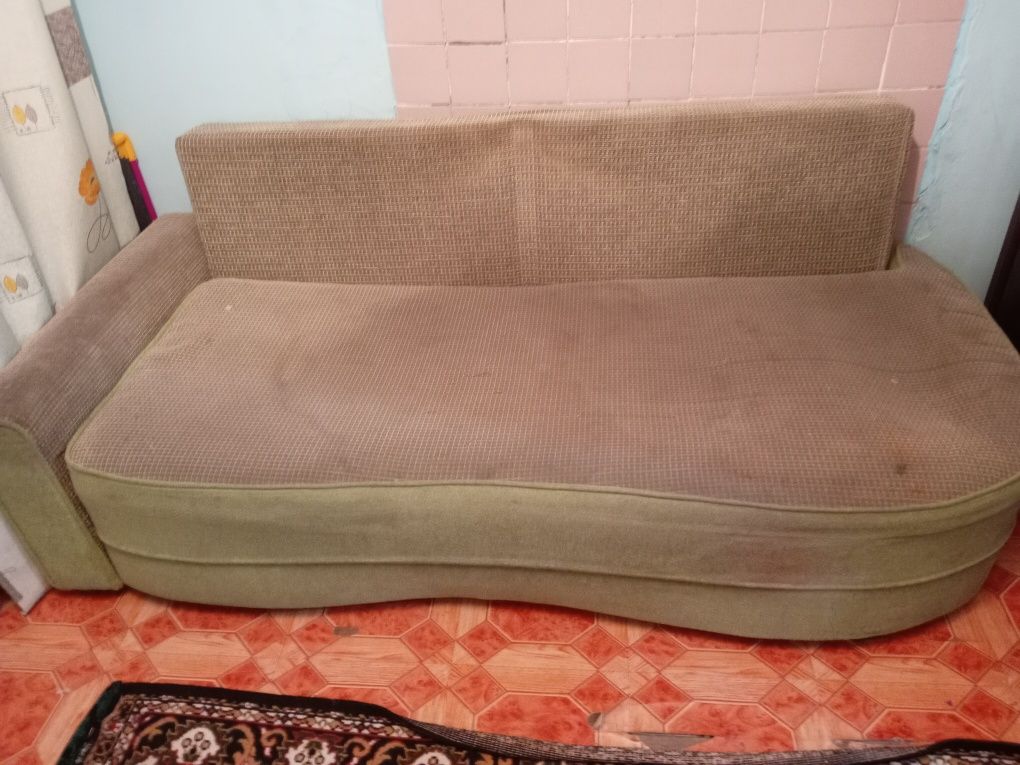 Продам мягкий мебель с 3 подушками
