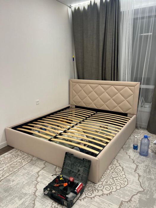 Кровать двуспальная большая 200*230