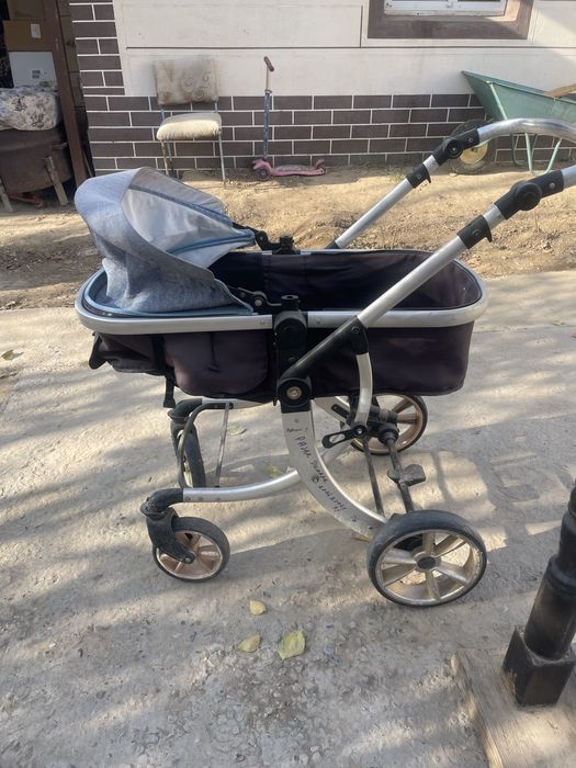 Коляска для ребенка