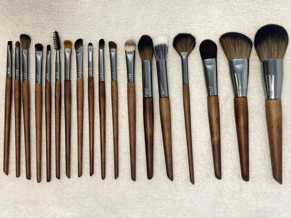 Кисточки для макияжа НОВЫЕ из шкуры волка и белые лисы