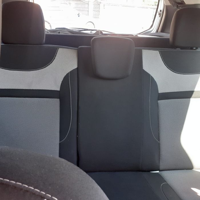 Vând Dacia Daster
