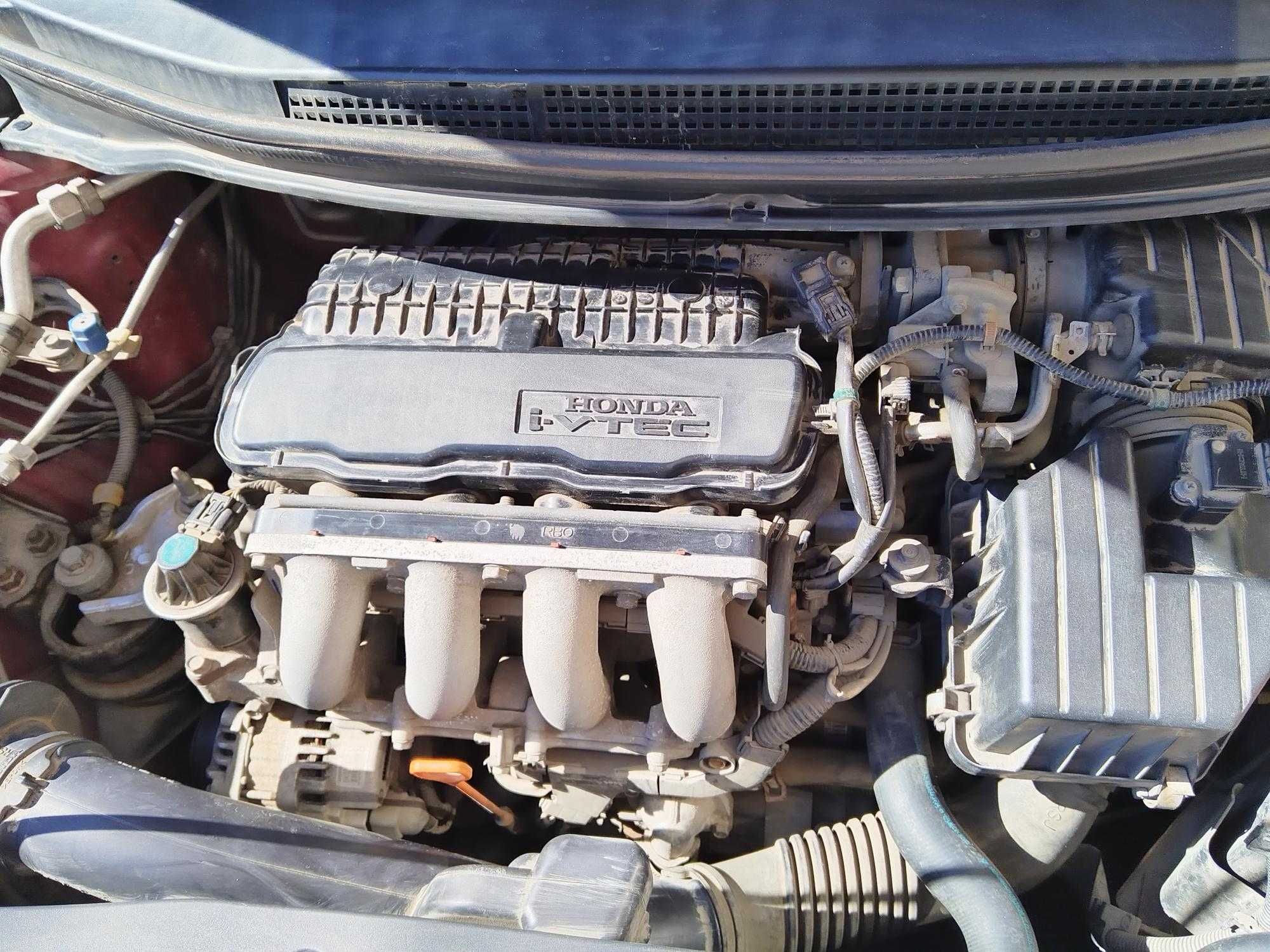 Продавам лек автомобил Honda Civic