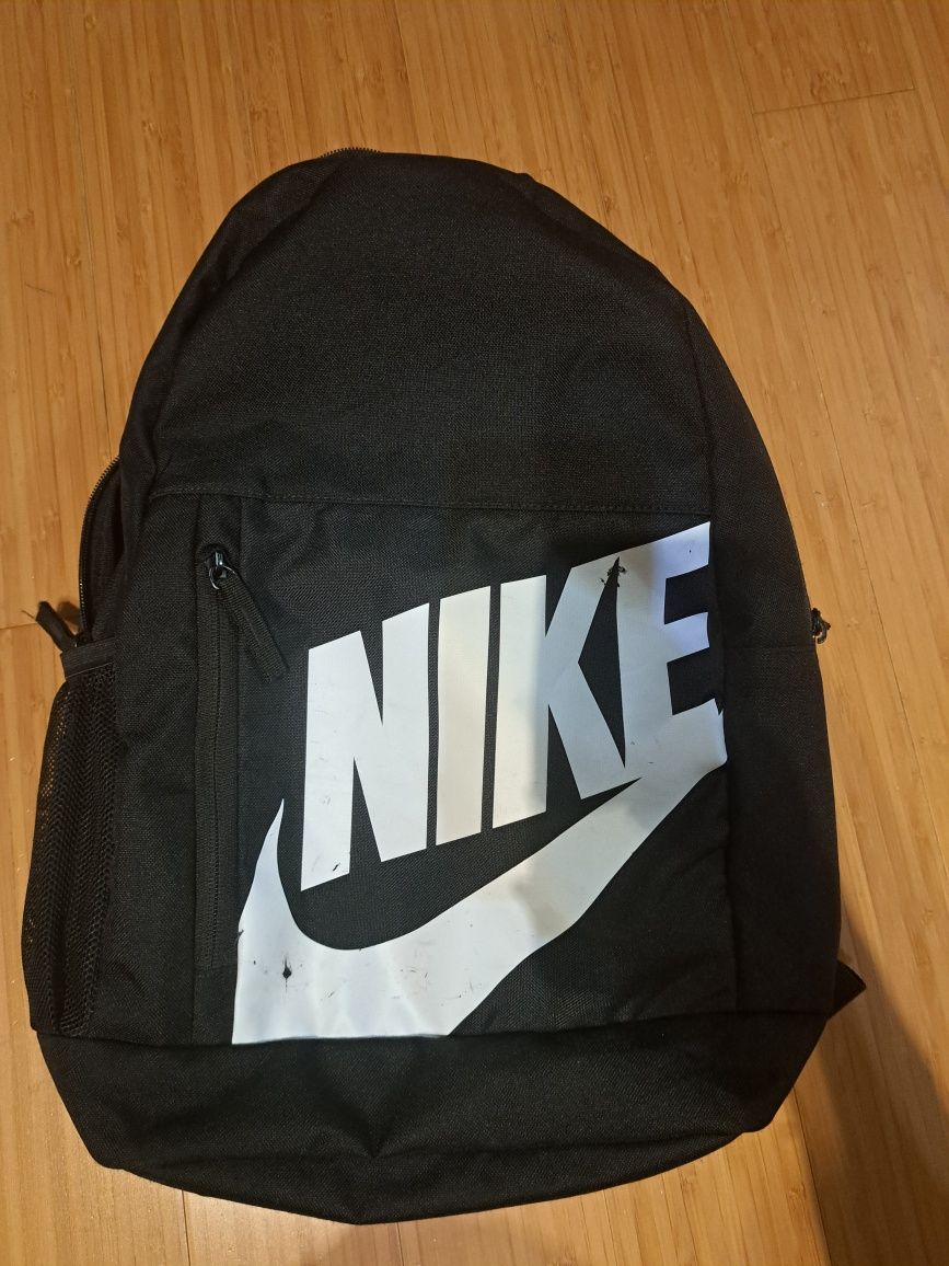 Раница Nike черна