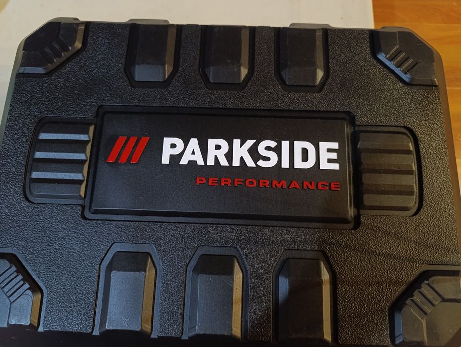 Flex Parkside performes pe acumulator de 20v și incarcator