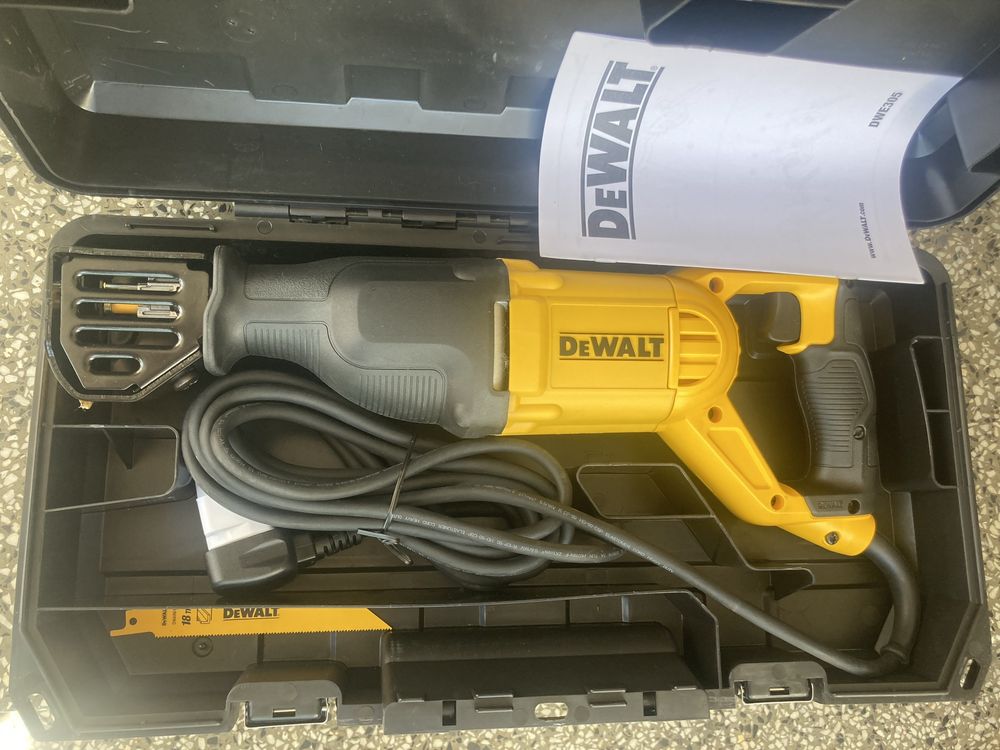 Нов саблен трион Dewalt DWE305