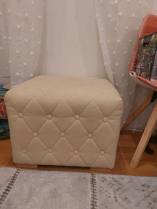 Табуретка за хол