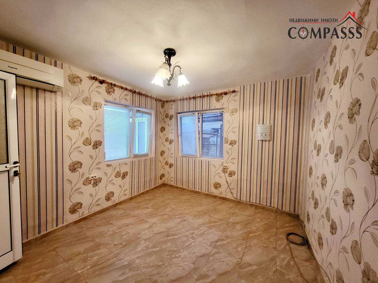 Продава се Къща в Добрич, Автогара - 70 кв.м за 1035 €/кв.м - Снимка #8