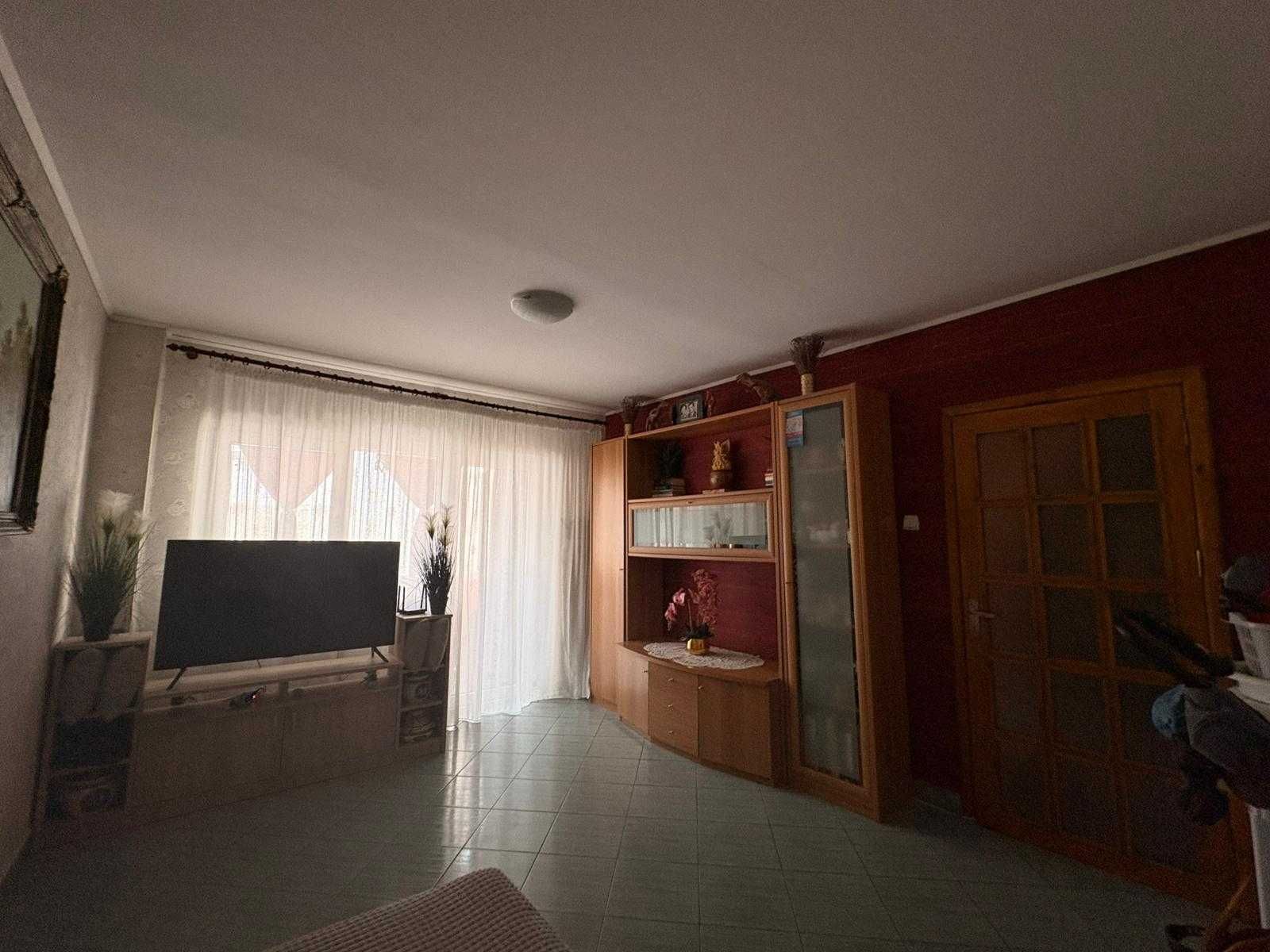 Apartament 3 camere, zona Nord, strada Calugareni, Bacau