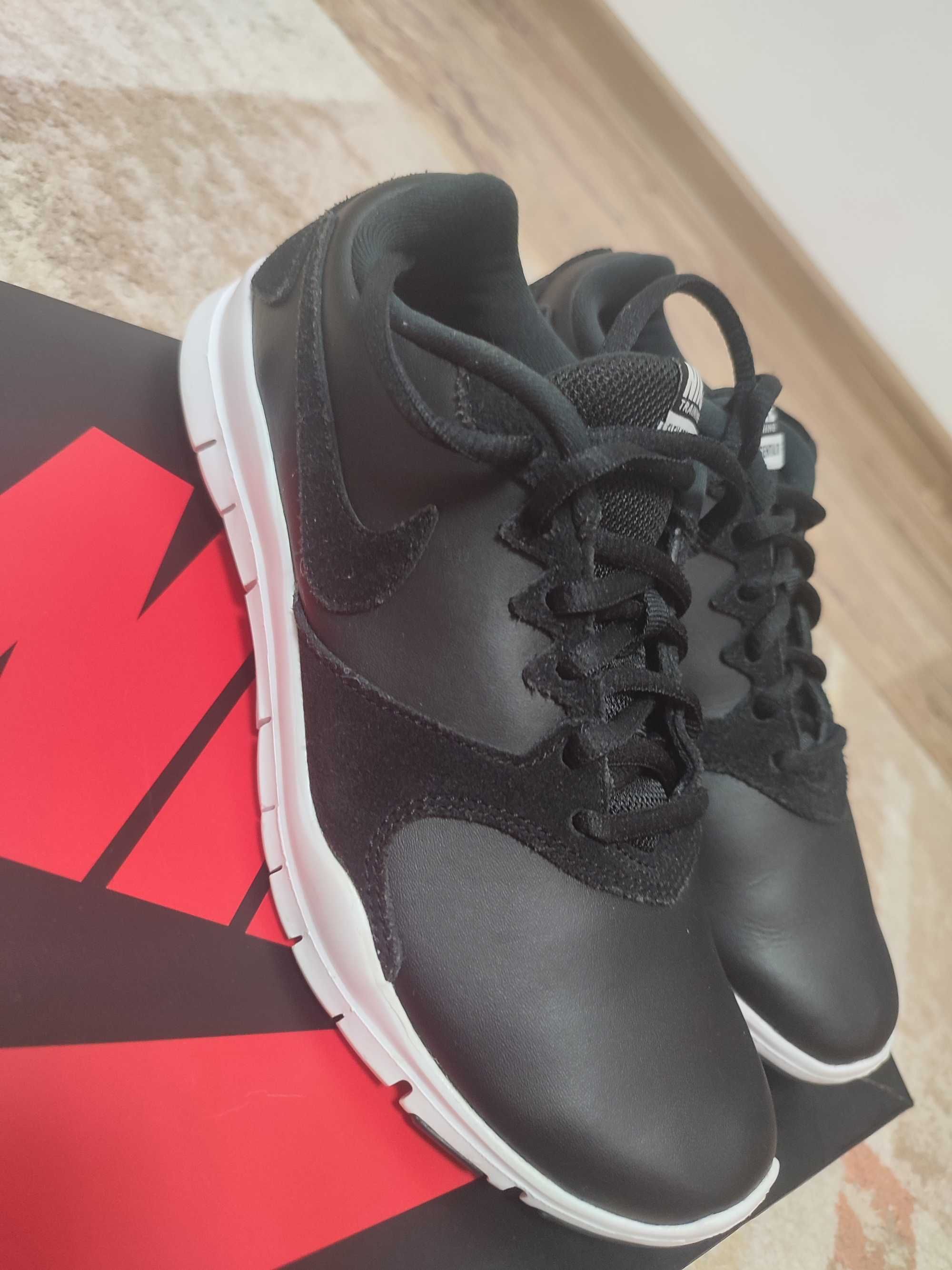 Adidași Nike piele naturala Nr 36