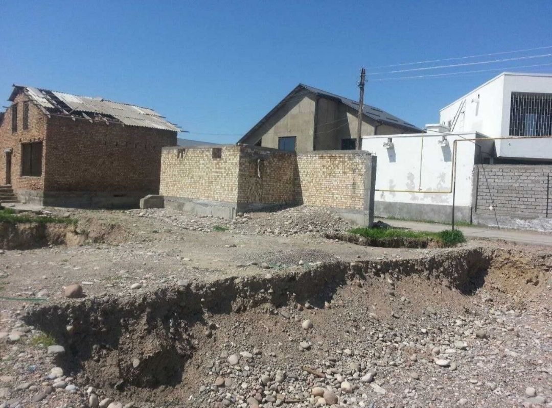 Продаётся участок 6 соток. Тузель фасад 30/20 с двух сторон улица