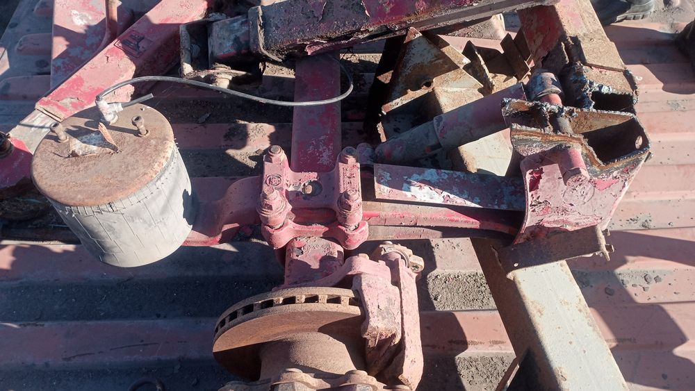 Продам ось с полуприцепа