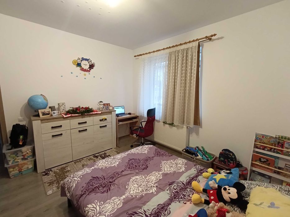 Vand apartament in Floresti