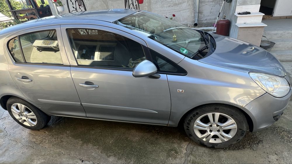 Opel corsa 1.2 benzina