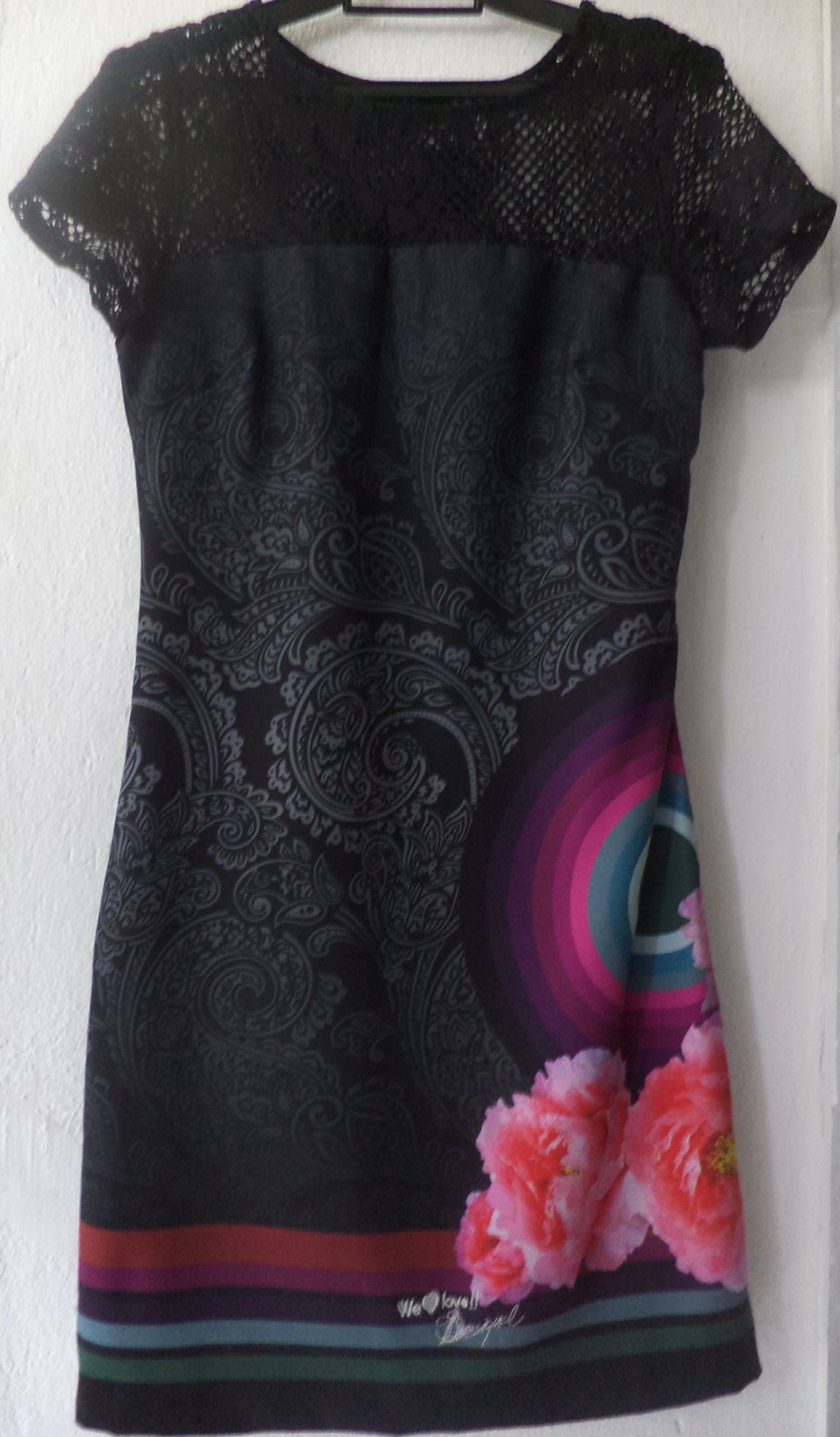 Като нова елегантна рокля DESIGUAL