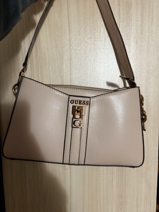 Дамска чанта Guess