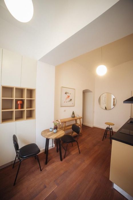 Inchiriez apartament renovat cu 2 camere  Piata Muzeului