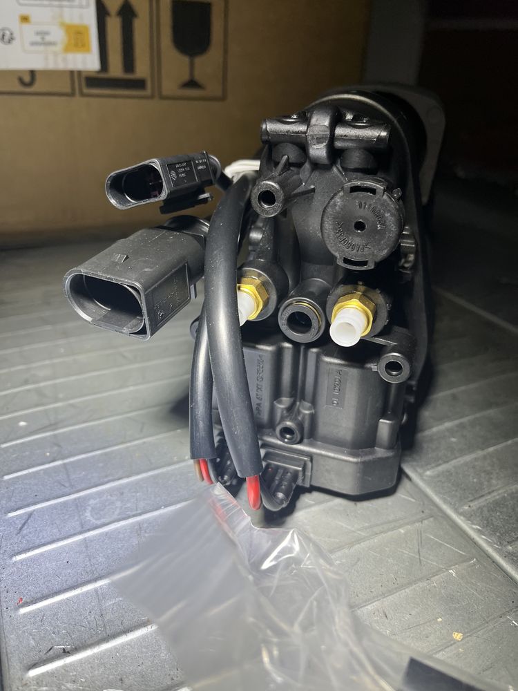 Compresor perna aer audi a6 a7 a8 q7 porsche cayenne vw touareg paname