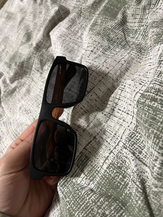 Слънчеви очила черни с дървено