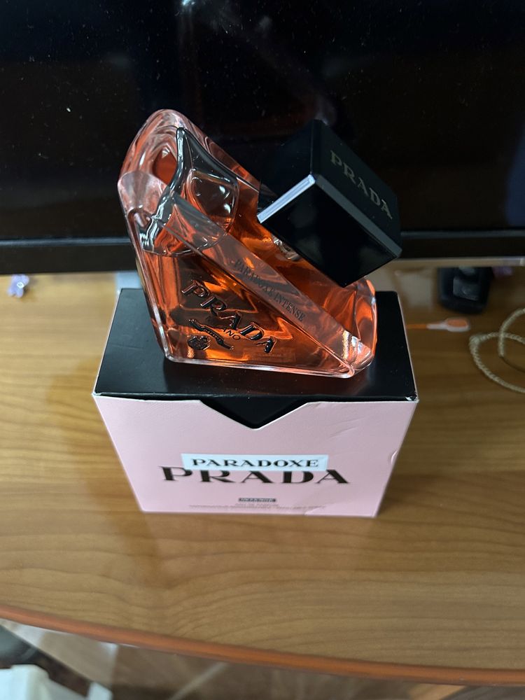 Vand parfum dama Prada ( Paradoxe intense)