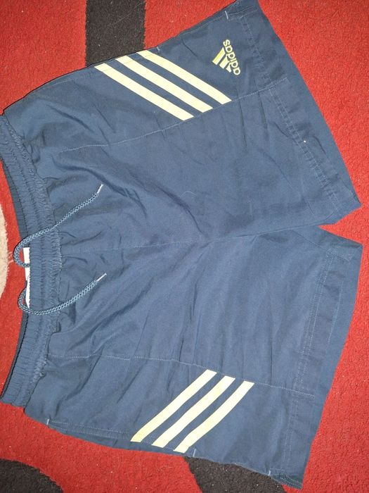 sort adidas M cu buzunare-30 lei