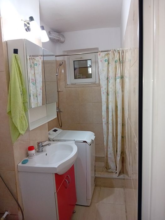 Apartament 2 camere parter de închiriat