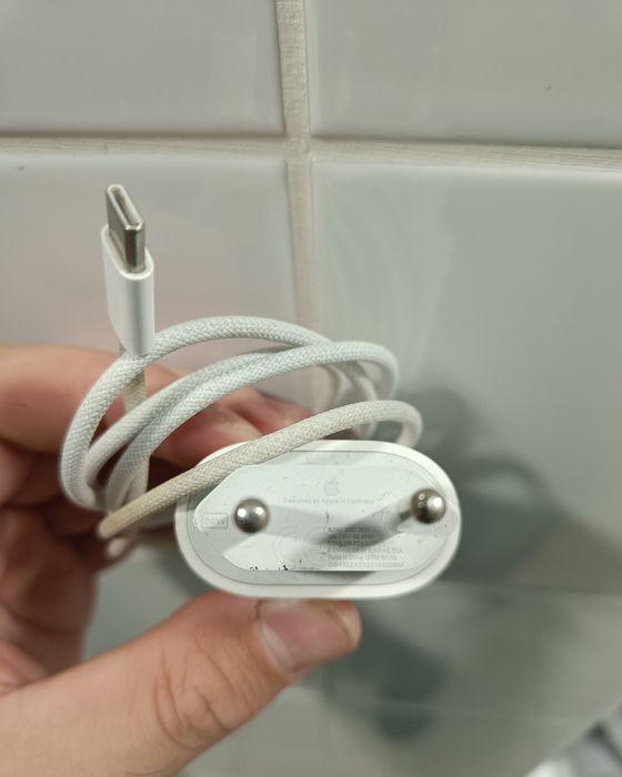 Оригинальное зарядное устройство Apple 20w  type c  кабелем