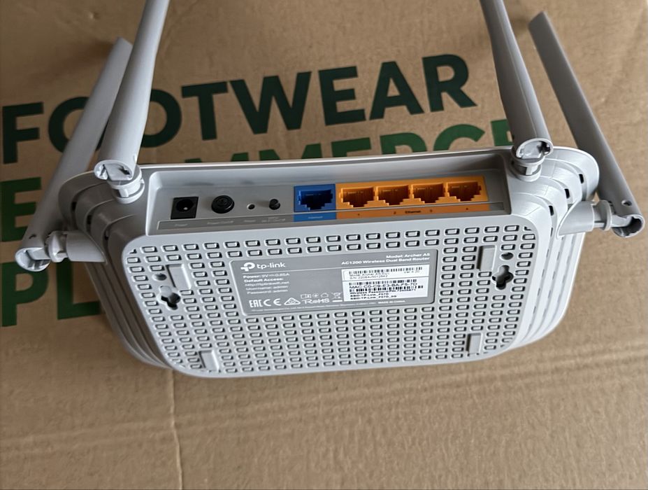 Усилен рутер с обхват 50м