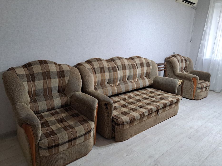 Продам диван и 2 кресла