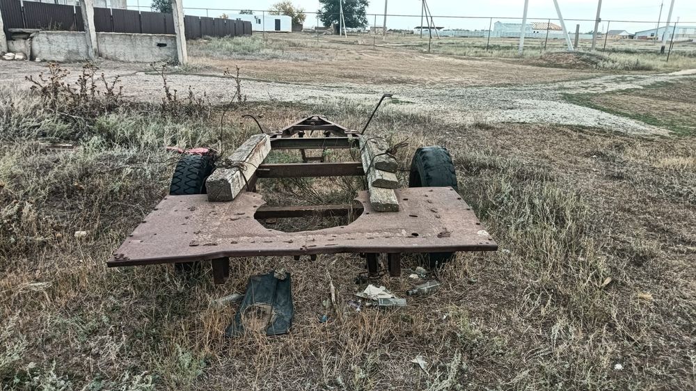 Продам прицеп 170 000 торг лишние вопросы ни к чему