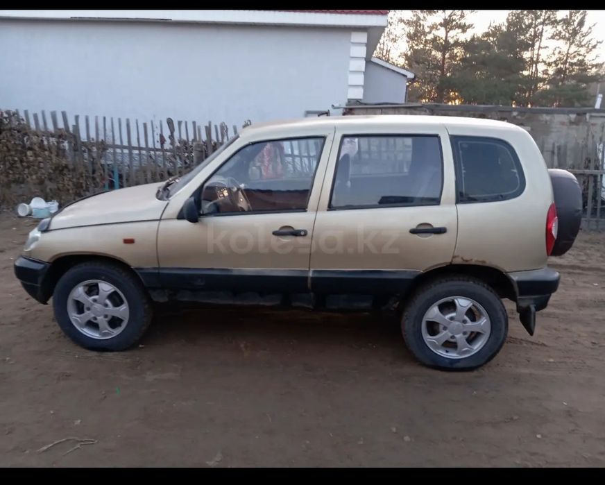 Нива Шевроле 2005 год