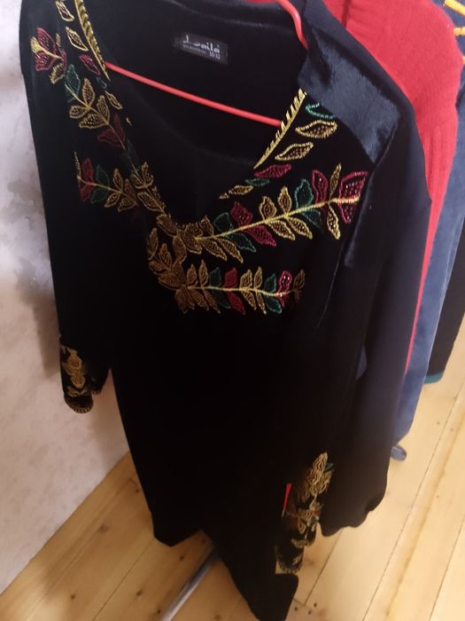 Женские одежды. Почты новые.