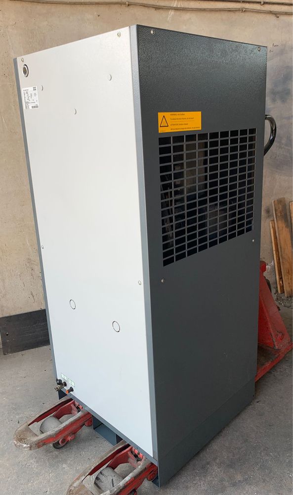 Compresor cu surub 15 kw 13 bar